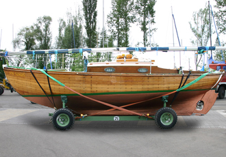Weber Hafentrailer - Gesichertes Boot