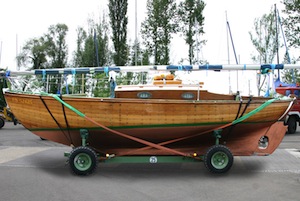 Weber Hafentrailer - Gesichertes Boot